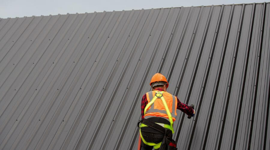 Professional metal roof installation services in Hoffman, IL